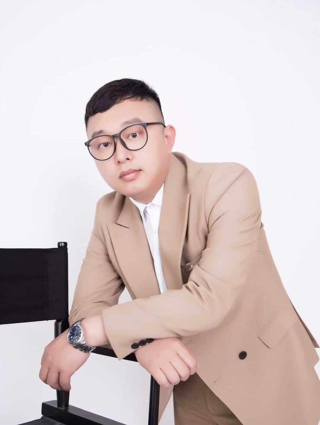 李广亮