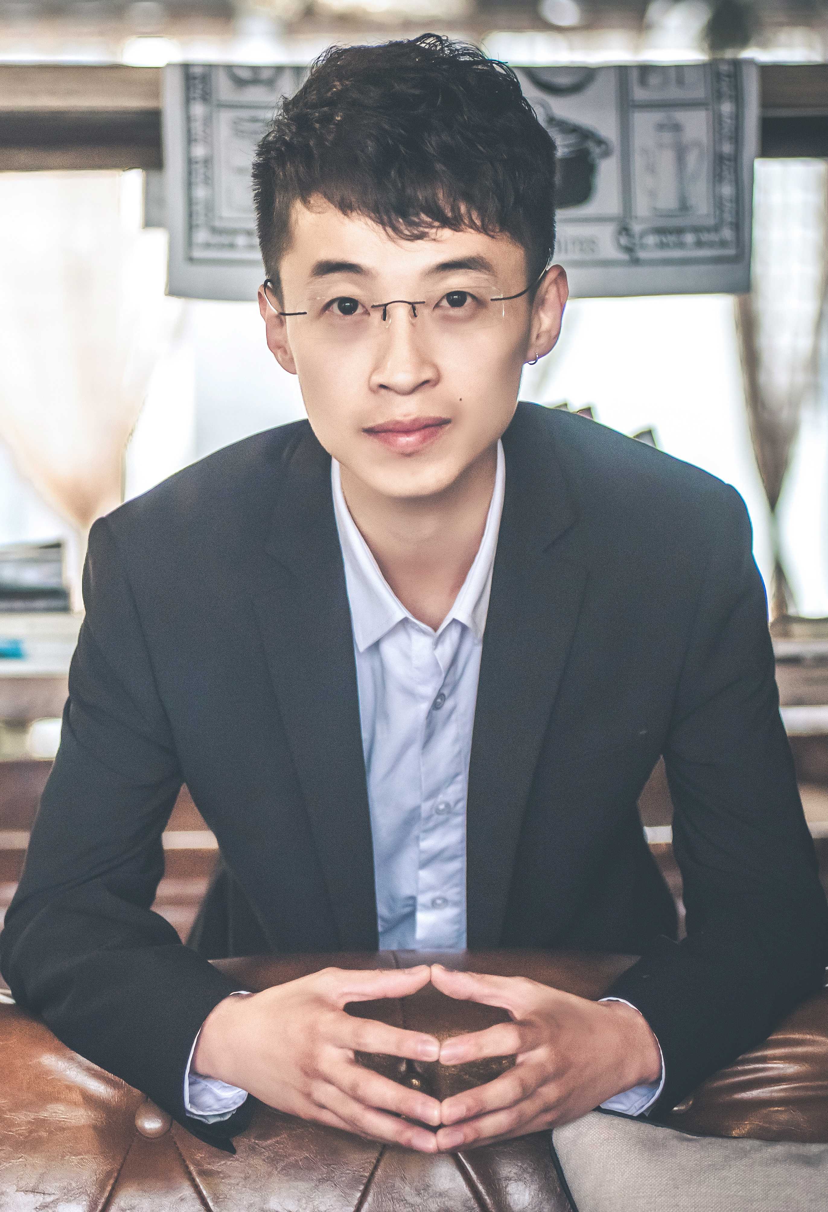 李凡